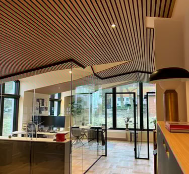 Akustinės natūralios medienos lubos