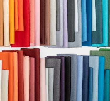 Lani baldinis vilnonis audinys