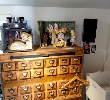 Outside of Cottage 3, Tumbleweed Guitar International Headquarters showroom. Riverside Park, Bonita 