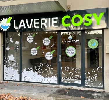 Laverie Cosy est facilement accessible : parking gratuit, proximité immédiate des transports.