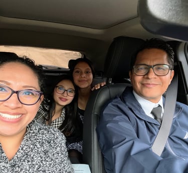 Familia en auto