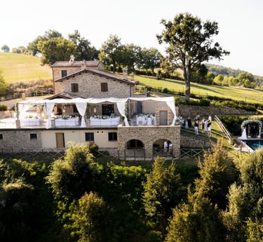 matrimonio romantico in villa Marche Italia