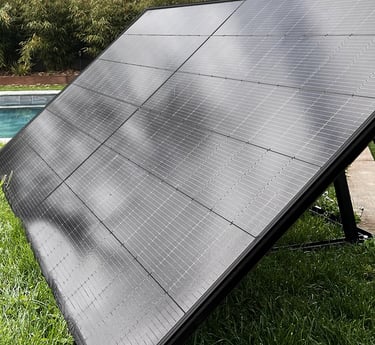 Châssis robuste pour fixation de station solaire sur toiture ou sol