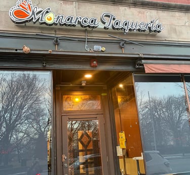 monarca-taqueria-watham-exterior_vista frontal izquierda