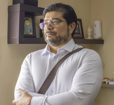 doctor vestido casual orgulloso