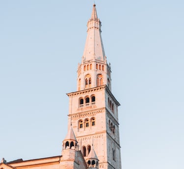 Roberto Tirelli è consulente web su Modena