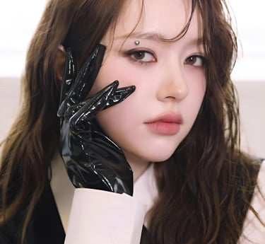 FIFTY FIFTY CHANELL MOON