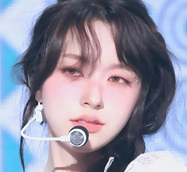 FIFTY FIFTY CHANELL MOON