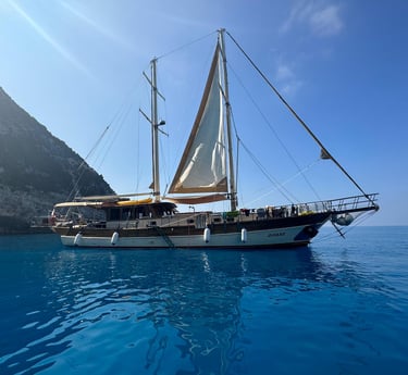 Divane luxury gulet kefalonia sailing