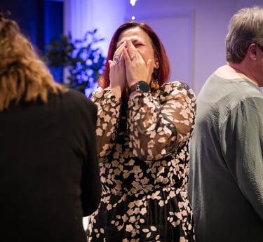 latteryoga og latterkursus, får dig derud hvor du slipper kontrollen.