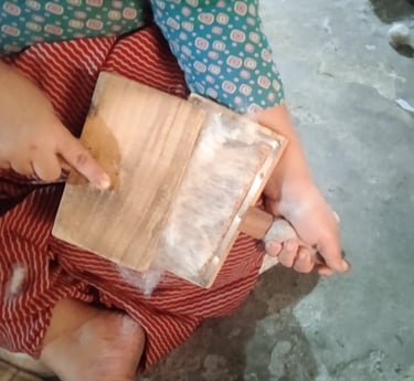 hand carding premium wool - himalayacarpetnepal.com