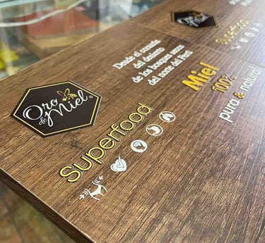 Imprenta con el mejor servicio de impresión offset y digital para afiches publicitarios, folders y gigantografías. Cómodos pr