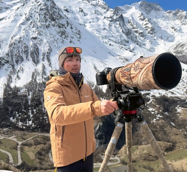 Portrait du photographe animalier Corentin Esmieu, spécialiste du loup en France
