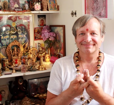 Vishudha Avatar Baba in his shrine