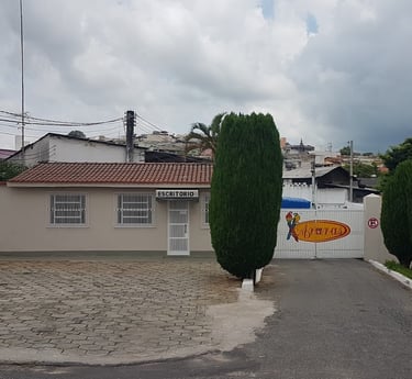 Entrada da fábrica da Produtos Araras, especializada em derivados de milho em Campo Belo - MG