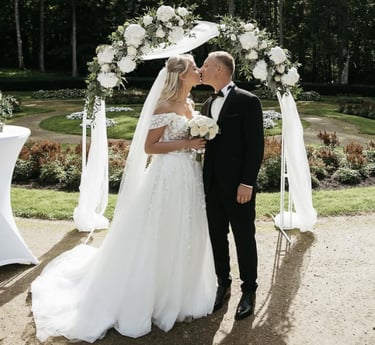 Stilinga vestuvių dekoracija ir dekoras įsimintinai šventei