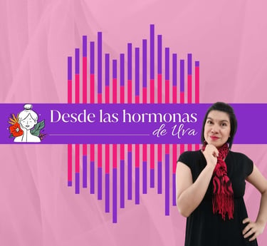 Mujer posando junto al logo del podcast Desde las hormonas de Uva con gráficos de ondas sonoras rosa