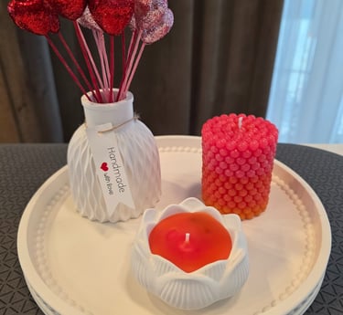 Ingela Apie mus ir mūsų kūrinius