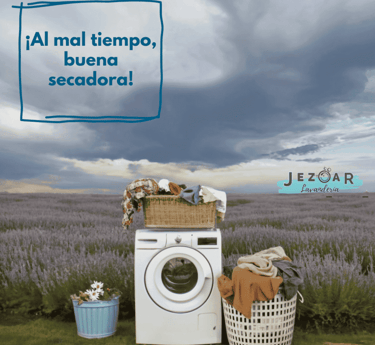Secadora de ropa blanca en un campo de lavanda bajo nubes de tormenta, para servicios profesionales