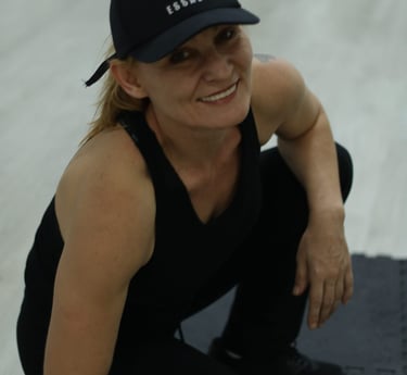 dada daliborka kis juzbasa, artista, escritora, krav maga, artes martiales, defensa personal femenin