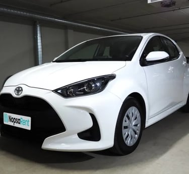 Toyota Yaris henkilöauto, Henkilöautot alkaen 8€/h, 19€/pv Helppo varaus ja avaimeton käyttö puhelimella.