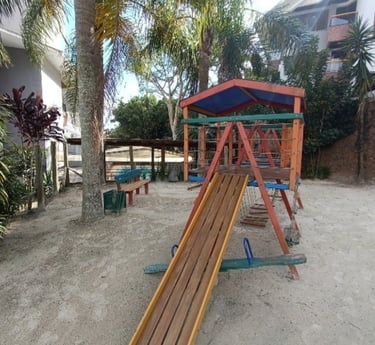 área externa con juegos para niños