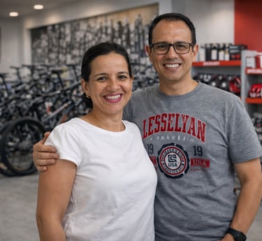 foto de los fundadores del almacen de bicicletas