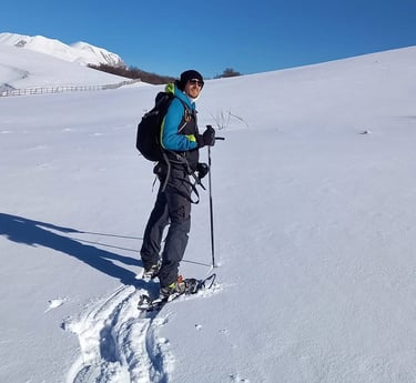Foto di Bonazzoli Marco in ciaspole tra la neve dei Pantani di Accumoli 
