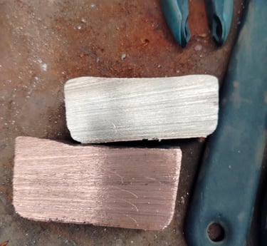 interior lingotes de bronce y cobre