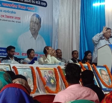 Chief guest on the stage the program of waman meshram in malkharoda