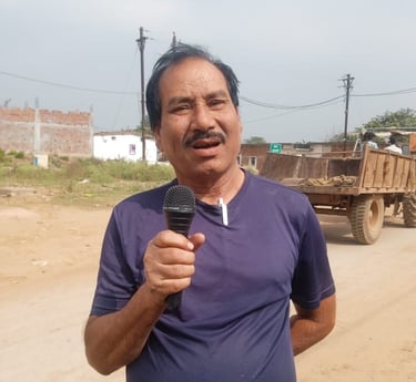 Manihar Singh Nirala singing a song