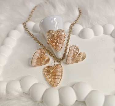 Conjunto de joyería de corazón en acero, hecho a mano con alambre enrollado y cuentas rosadas