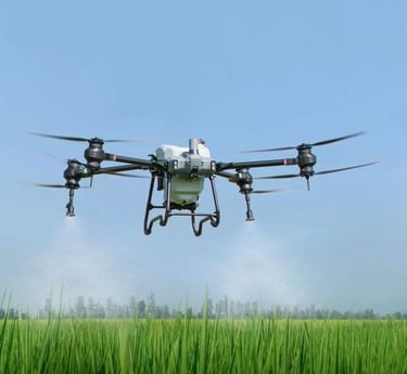 Poljoprivredni dron u letu iznad polja za precizno prskanje i nadzor usjeva