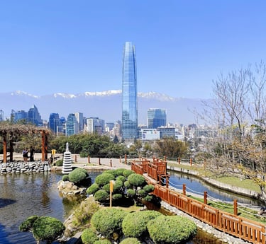 Exploración de Santiago aprendiendo idiomas en movimiento.