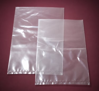 Transparent polypropylene bag with sealing feature for food cosmetic and product packaging applications