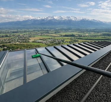 Laveur vitres et panneaux solaires à Ornex
