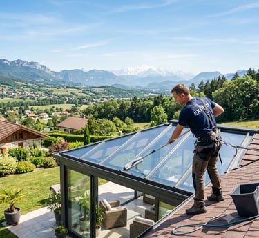 Nettoyage véranda vitres et panneaux solaires à Sauverny