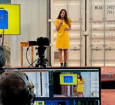 Virtual Keynote - Aurelie Litynski in front of the camera
