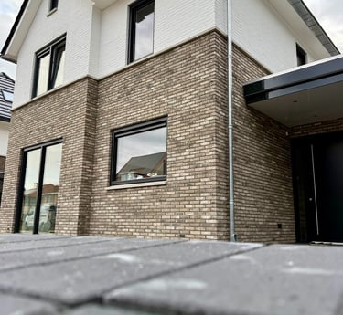 Oldenzaal – bovengevel gekeimd met KEIM Soldalan RAL 9016