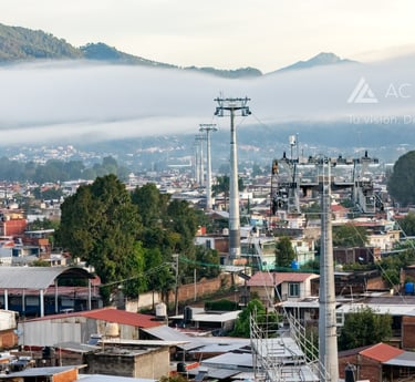 Imagen de dron de la construccion del teleferico de Uruapan