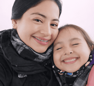 Escena íntima y delicada que representa la esencia auténtica de la marca SAM.