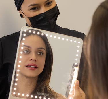 resultado imediato de uma tatuagem estética em lábios, também conhecida como micropigmentação labial