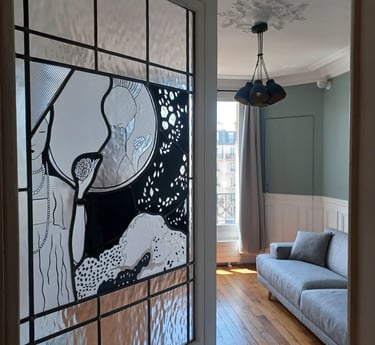 Vitrail sur-mesure intégré à une porte intérieure — Paris 17e
