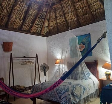 vista interior de bungalow maya en chichen itza