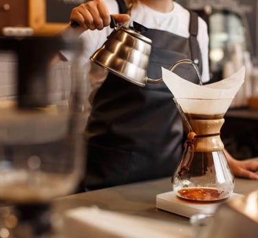 Calidad del agua en café, té, hierbas y jugos