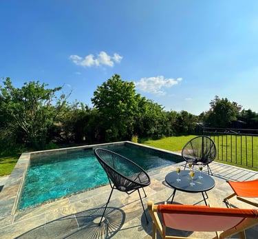 piscine privative et jacuzzi privatif de la love room