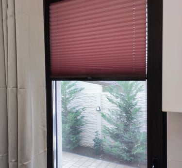 Jaluzele Plisate pe comanda Sev HOME, asiguram montaj in Bucuresti. Livram in toata tara