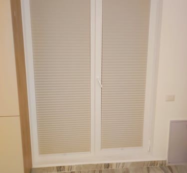 Jaluzele Plisate pe comanda Sev HOME, asiguram montaj in Bucuresti. Livram in toata tara