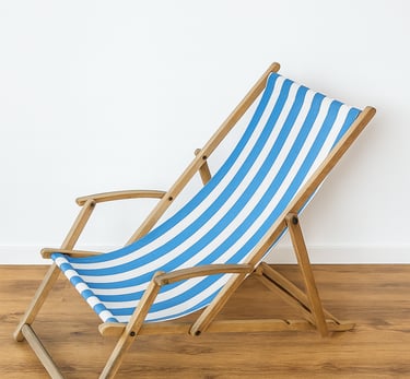 Striped blue and white folding deck chair – classic vintage chair