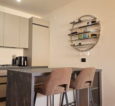 Wine rack da parete luxury posizionato in abitazione privata